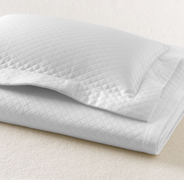 European Diamond Matelassé Toddler Coverlet