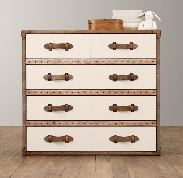 Voyager Steamer Dresser