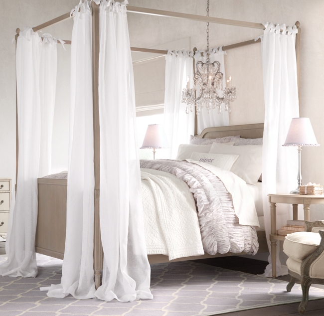 Emelia Canopy Bed