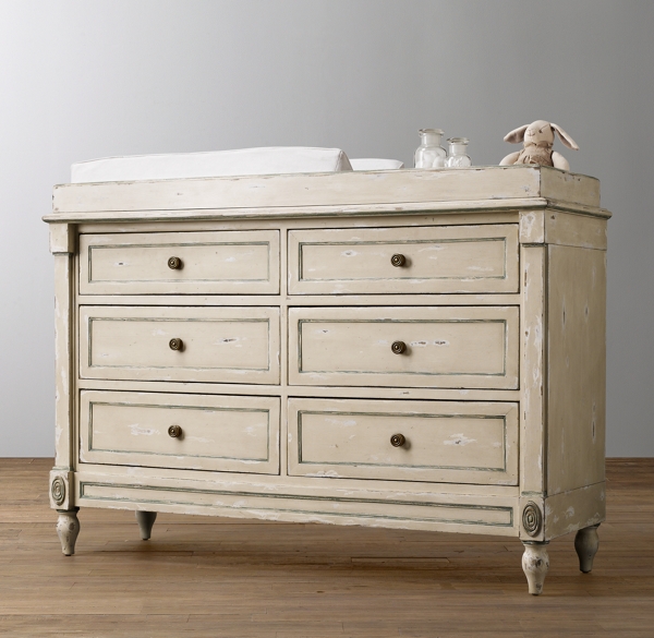 Jourdan Wide Dresser & Topper Set