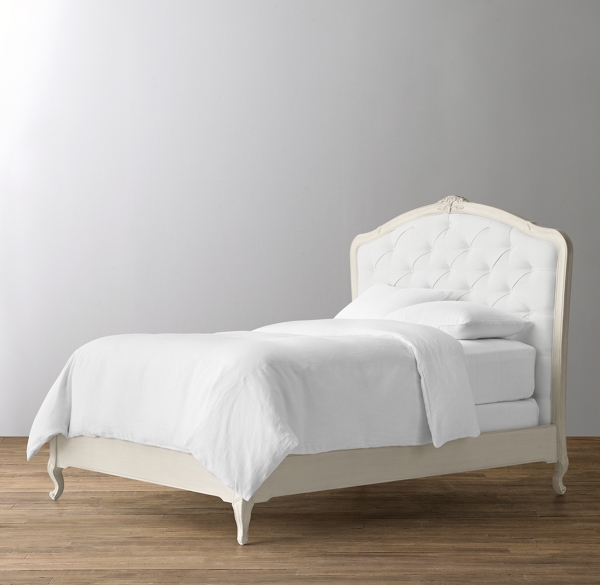 Colette Tufted Bed Aged White
