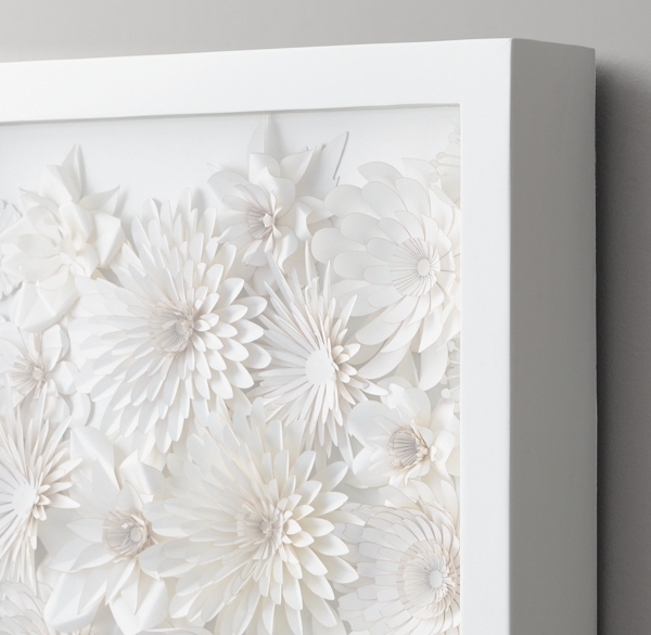 zoom folded flower paper hand
