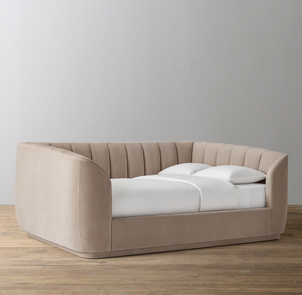 Valentina Velvet Daybed With Plinth Base