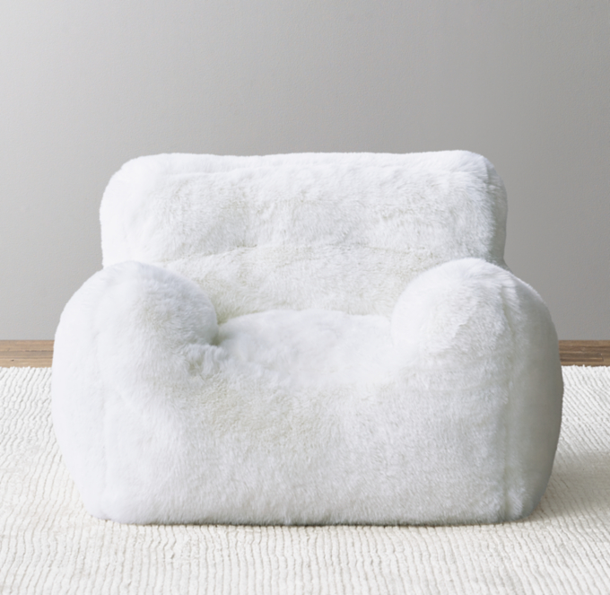 White fuzzy bean online bag chair